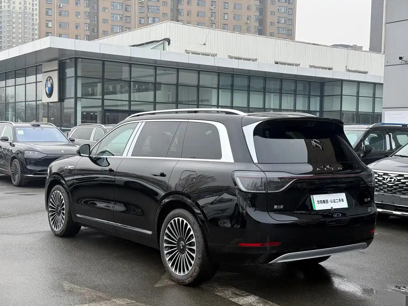 Wenjie M9 2025 Ultra Extended Range Edition (52kWh, 6-seater, 192-line LiDAR) — миниатюра 6