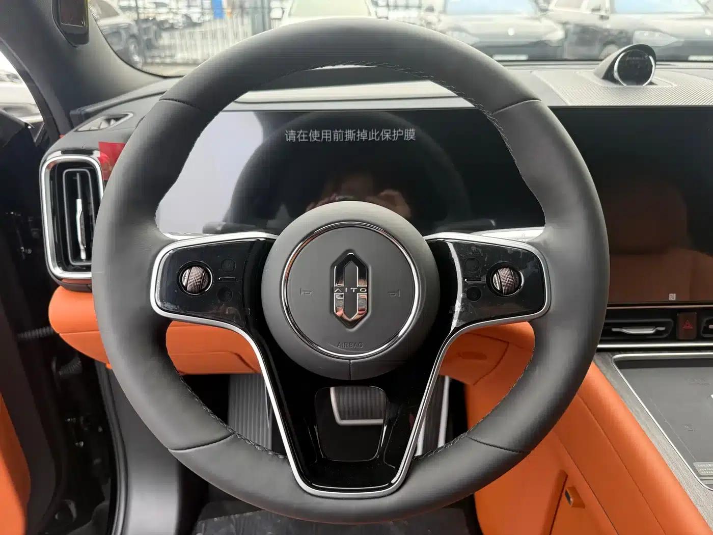 Wenjie M9 2025 Ultra Extended Range Edition (52kWh, 6-seater, 192-line LiDAR) — миниатюра 9