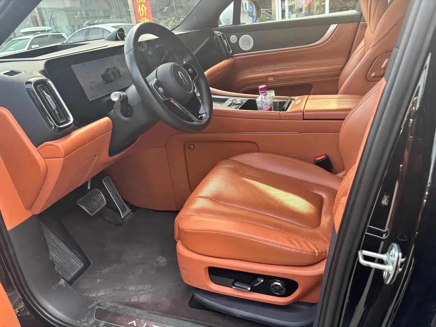 Wenjie M9 2024 Range Extended Ultra Edition 42kWh 6-Seater — миниатюра 2