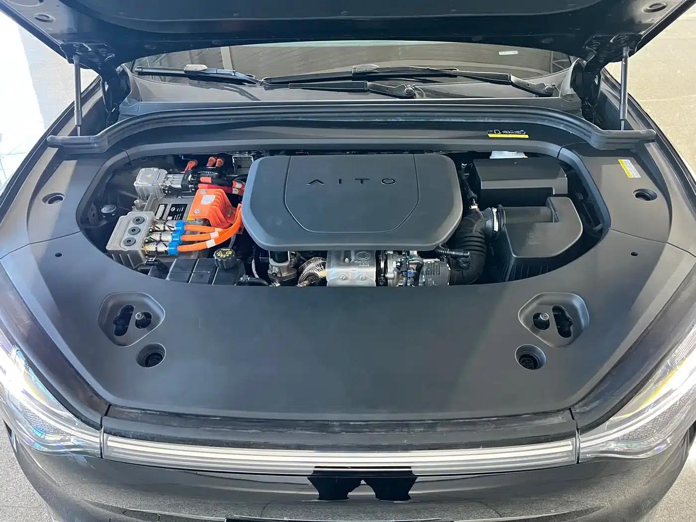 Wenjie M9 2024 Range Extended Ultra Edition 52kWh 5-Seater — миниатюра 27