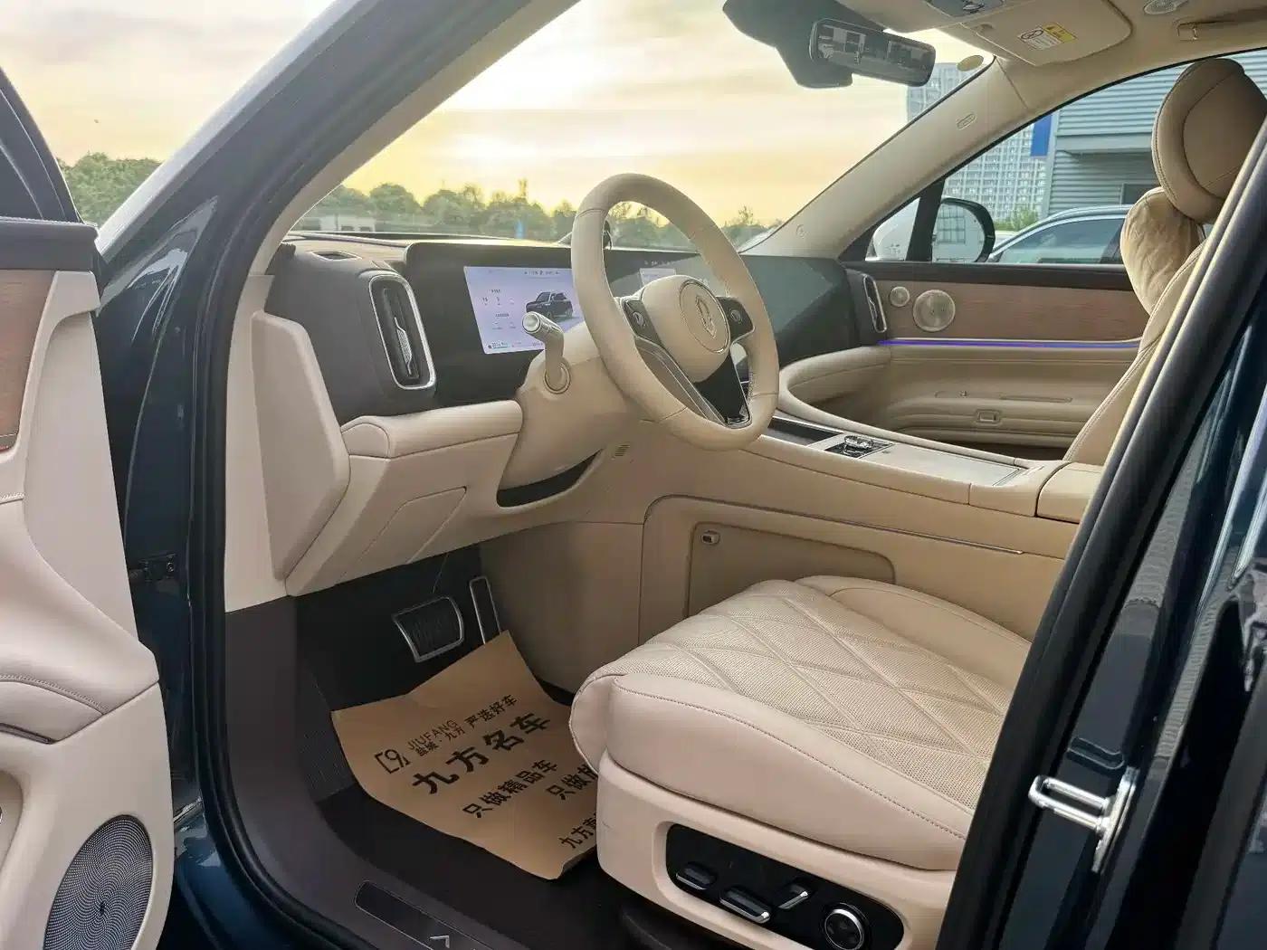 Wenjie M9 2025 Ultra Extended Range Edition 52kWh 6-Seat Version (192-line LiDAR) — миниатюра 12