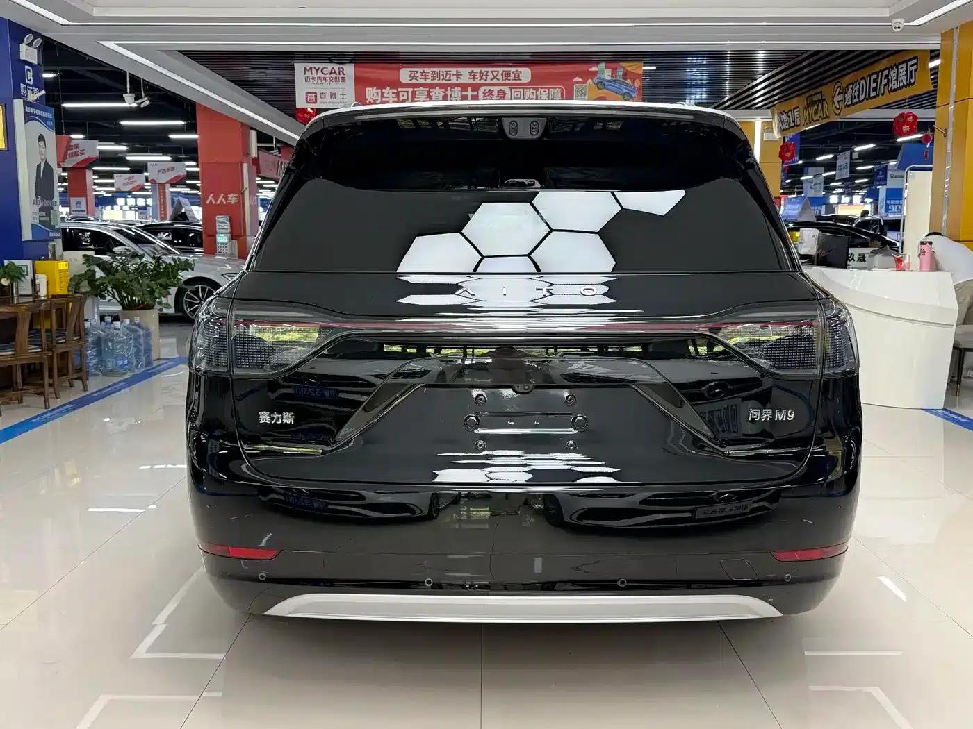 Wenjie M9 2025 Ultra Extended Range Edition (52kWh, 6-seater, 192-line LiDAR) — миниатюра 15