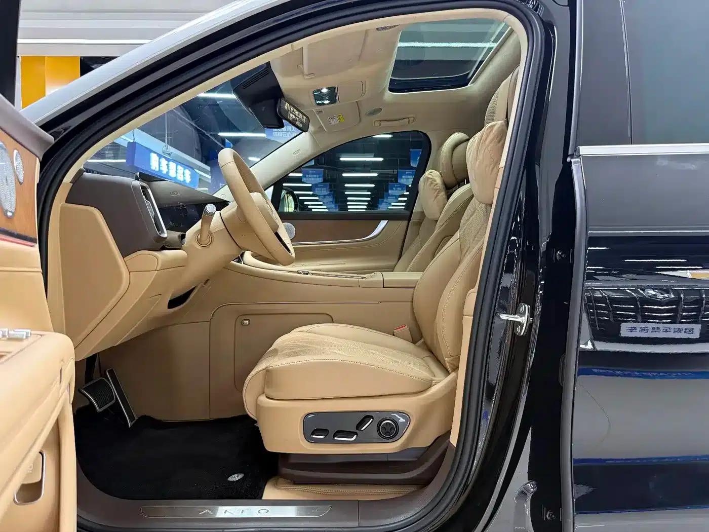 Wenjie M9 2025 Ultra Extended Range Edition (52kWh, 6-seater, 192-line LiDAR) — миниатюра 4