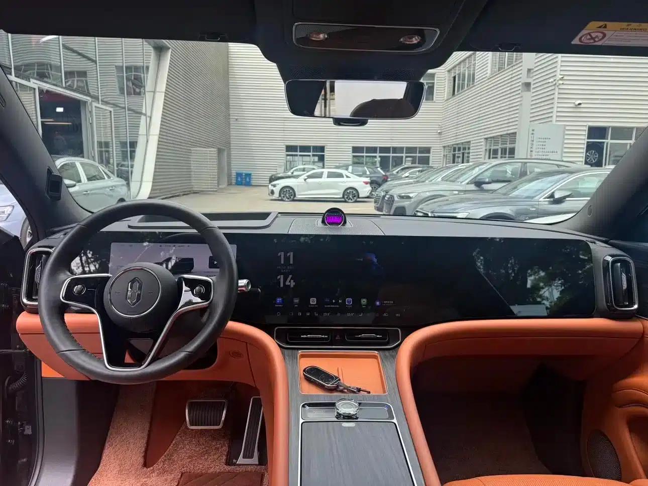 Wenjie M9 2024 Range Extended Max Edition 52kWh 6-Seater — миниатюра 21