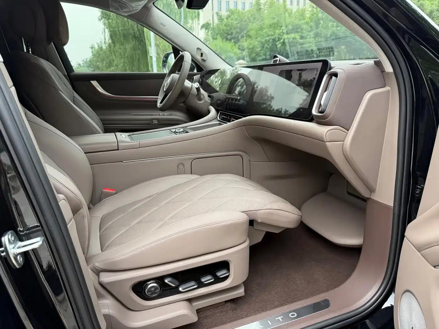 Wenjie M9 2025 Ultra Extended Range Edition 52kWh 6-Seat Version (192-line LiDAR) — миниатюра 17