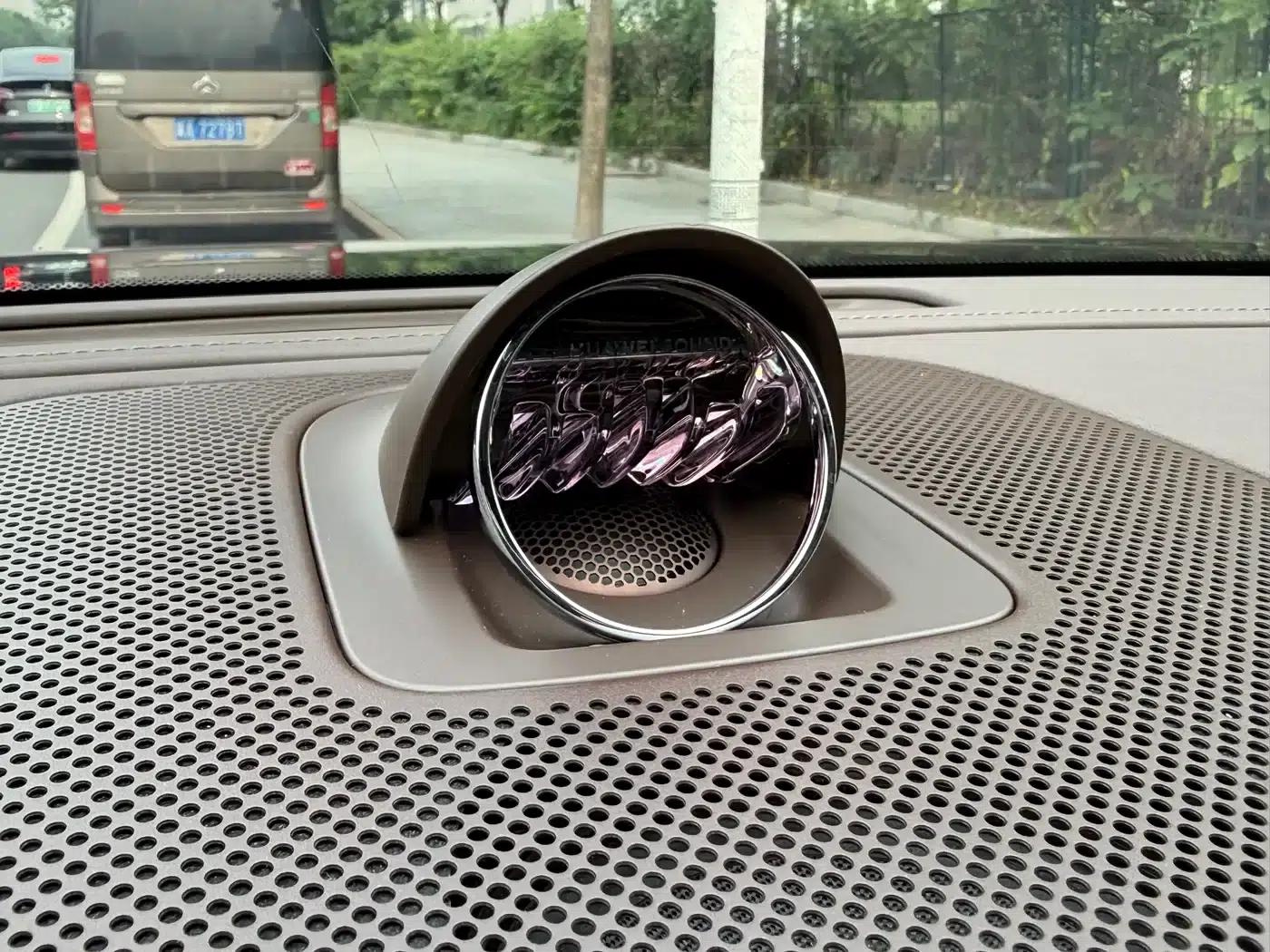 Wenjie M9 2025 Ultra Extended Range Edition 52kWh 6-Seat Version (192-line LiDAR) — миниатюра 19