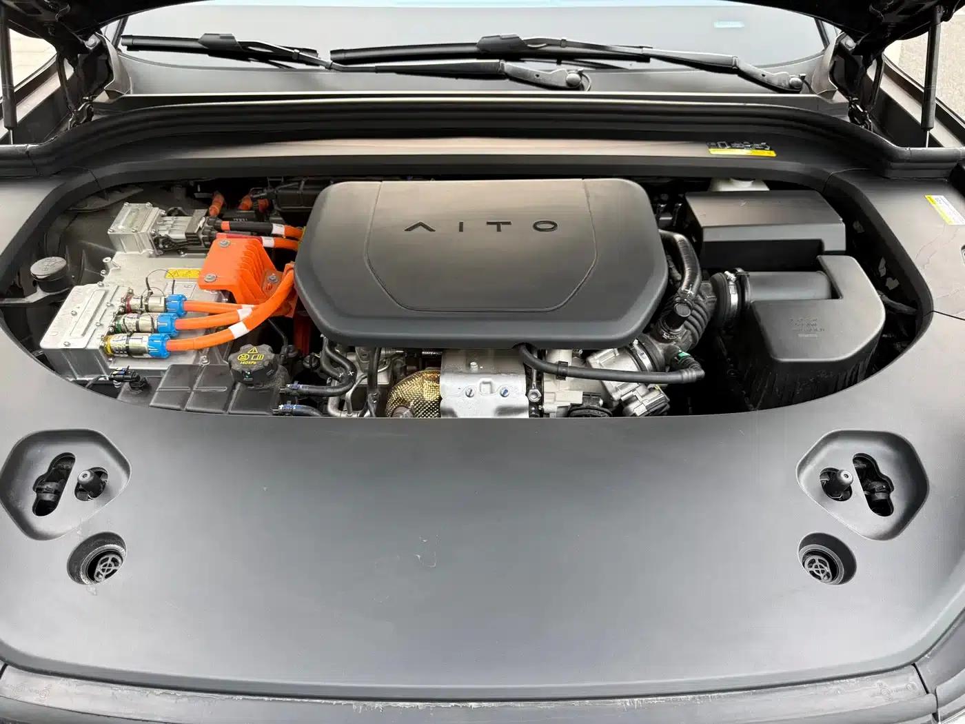Wenjie M9 2025 Ultra Extended Range Edition 52kWh 6-Seat Version (192-line LiDAR) — миниатюра 22
