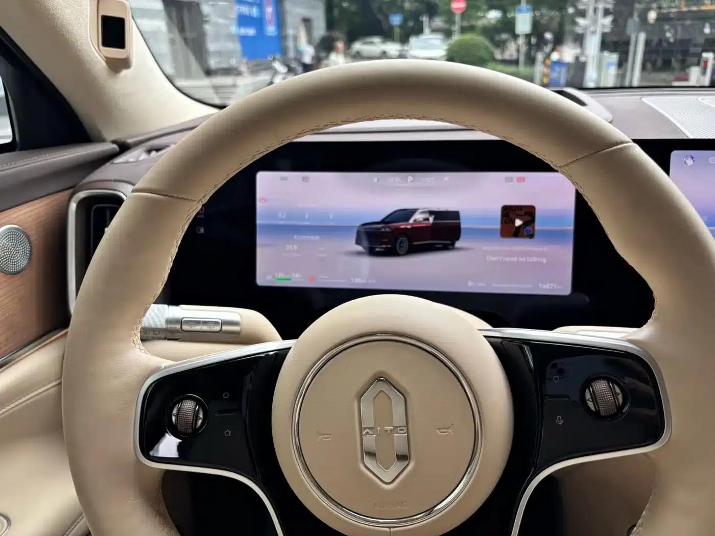 Wenjie M9 2025 Ultra Extended Range Edition (52kWh, 6-seater, 192-line LiDAR) — миниатюра 13