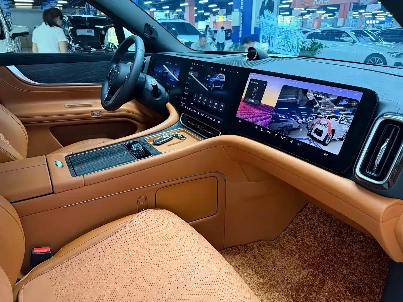 Wenjie M9 2025 Ultra Extended Range Edition (52kWh, 6-seater, 192-line LiDAR) — миниатюра 17