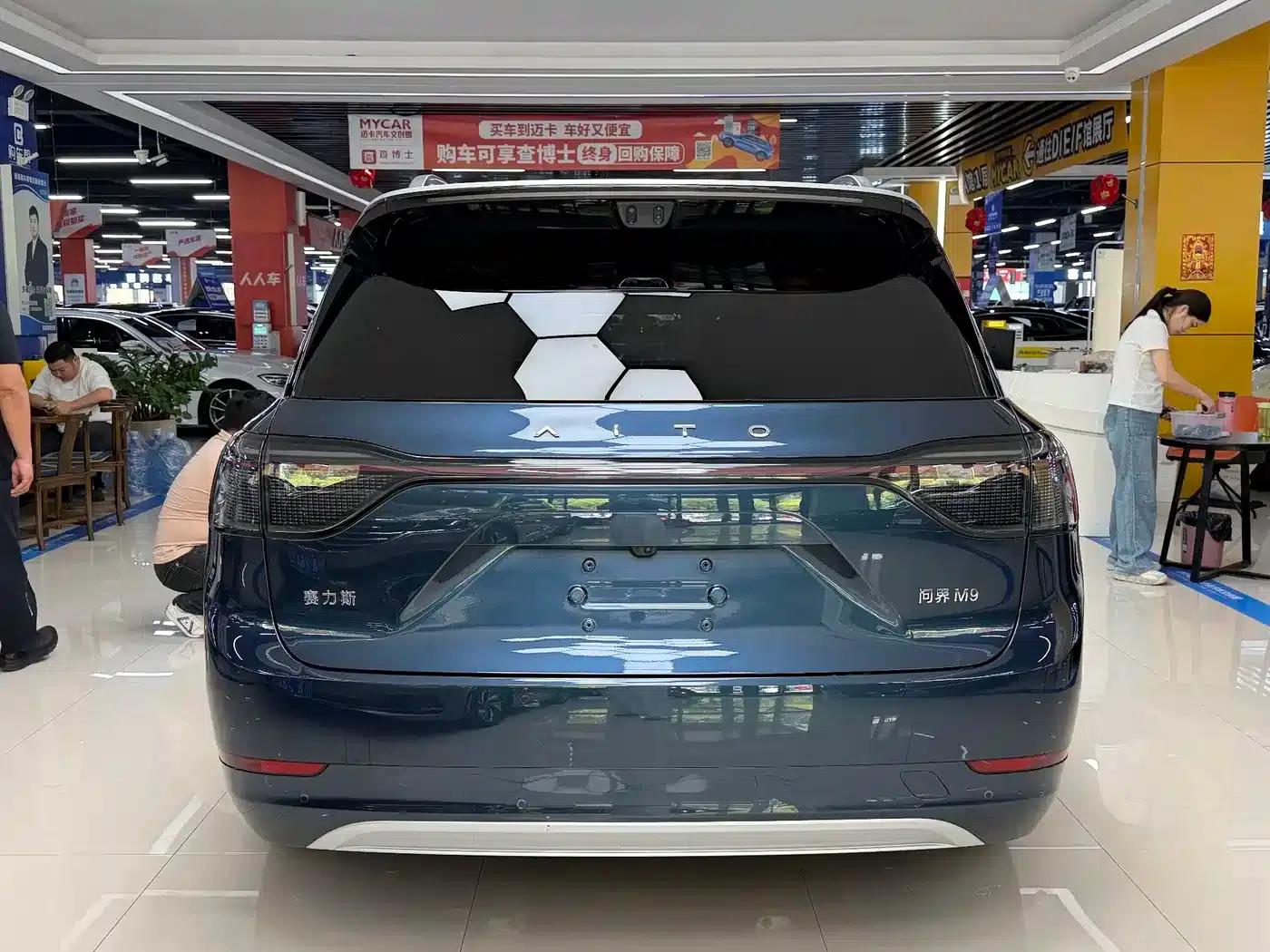 Wenjie M9 2025 Ultra Extended Range Edition (52kWh, 6-seater, 192-line LiDAR) — миниатюра 20