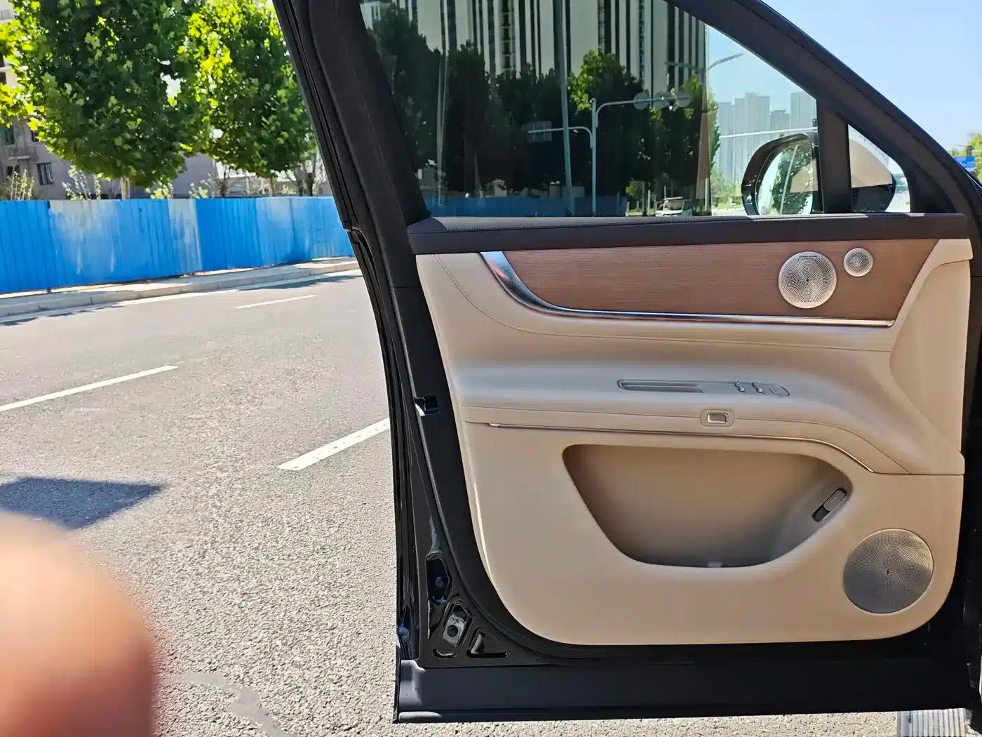 Wenjie M9 2025 Ultra Extended Range Edition 52kWh 6-Seat Version (192-line LiDAR) — миниатюра 4