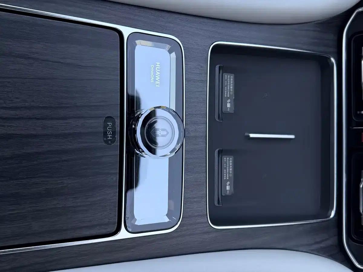 Wenjie M9 2024 Range Extended Ultra Edition 42kWh 6-Seater — миниатюра 13