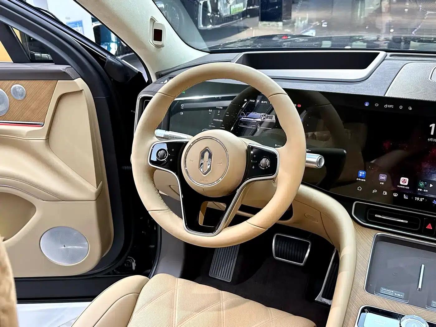 Wenjie M9 2025 Ultra Extended Range Edition 52kWh 6-Seat Version (192-line LiDAR) — миниатюра 11