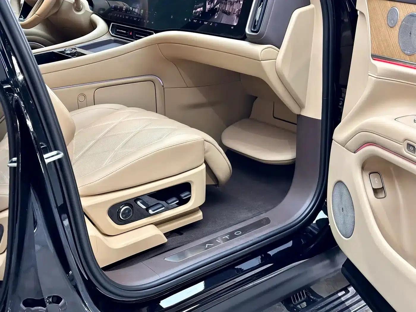 Wenjie M9 2025 Ultra Extended Range Edition 52kWh 6-Seat Version (192-line LiDAR) — миниатюра 16