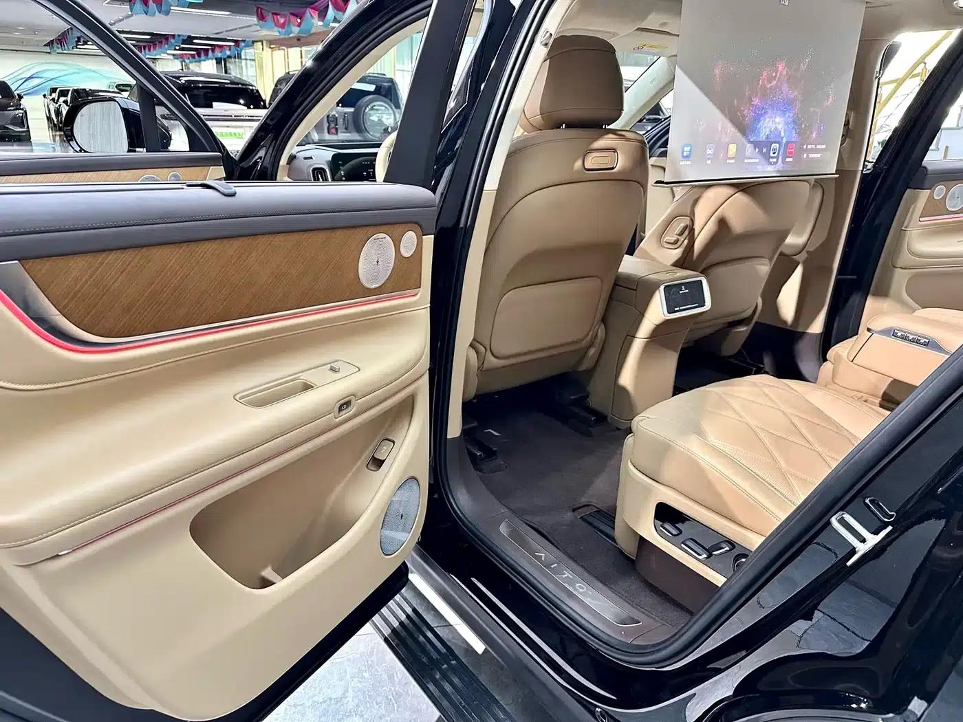 Wenjie M9 2025 Ultra Extended Range Edition 52kWh 6-Seat Version (192-line LiDAR) — миниатюра 19