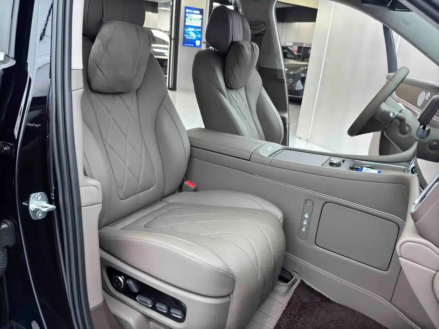 Wenjie M9 2024 Range Extended Ultra Edition 52kWh 5-Seater — миниатюра 21