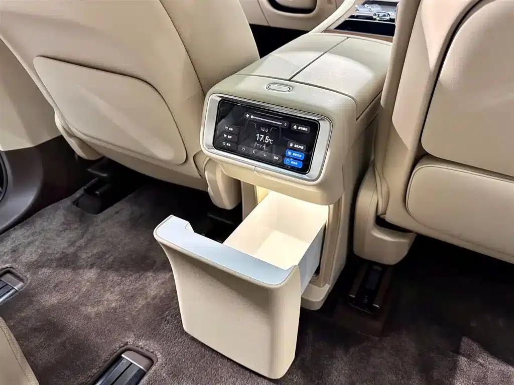 Wenjie M9 2025 Pure Electric Ultra Edition 100kWh 6-Seat Version (192-line LiDAR) — миниатюра 15