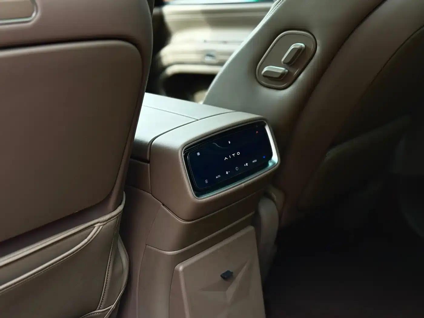 Wenjie M9 2024 Range Extended Max Edition 42kWh 6-Seater — миниатюра 19