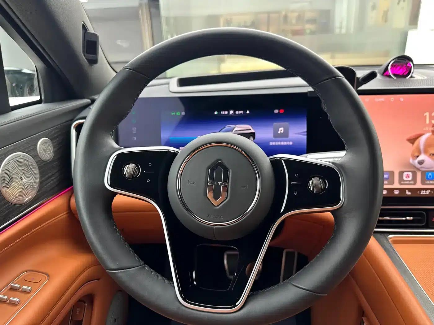 Wenjie M9 2025 Extended Range Max Edition (52kWh, 6-seater, 192-line LiDAR) — миниатюра 16