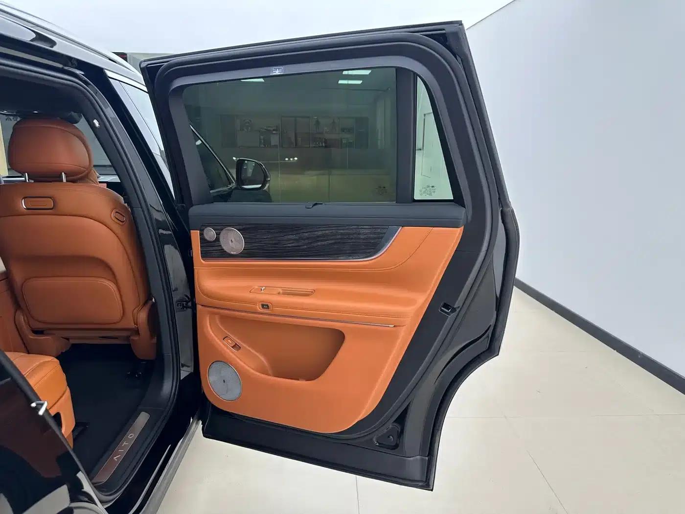 Wenjie M9 2025 Extended Range Max Edition (52kWh, 6-seater, 192-line LiDAR) — миниатюра 24