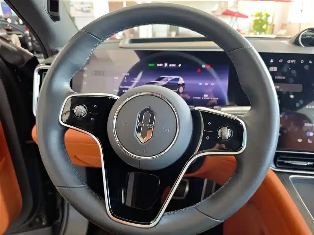 Wenjie M9 2024 Pure Electric Max Edition 100kWh 6-Seater — миниатюра 13