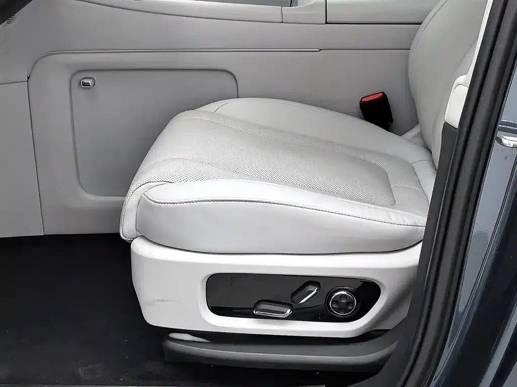 Wenjie M9 2024 Range Extended Ultra Edition 42kWh 6-Seater — миниатюра 20