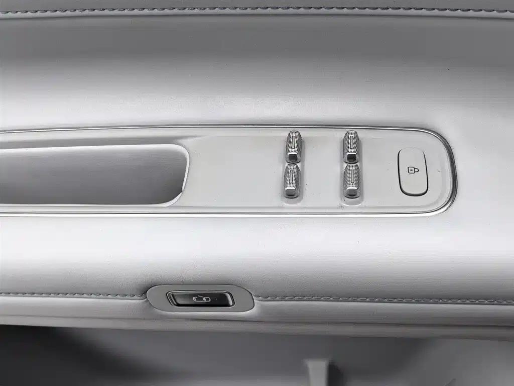 Wenjie M9 2024 Range Extended Ultra Edition 42kWh 6-Seater — миниатюра 9