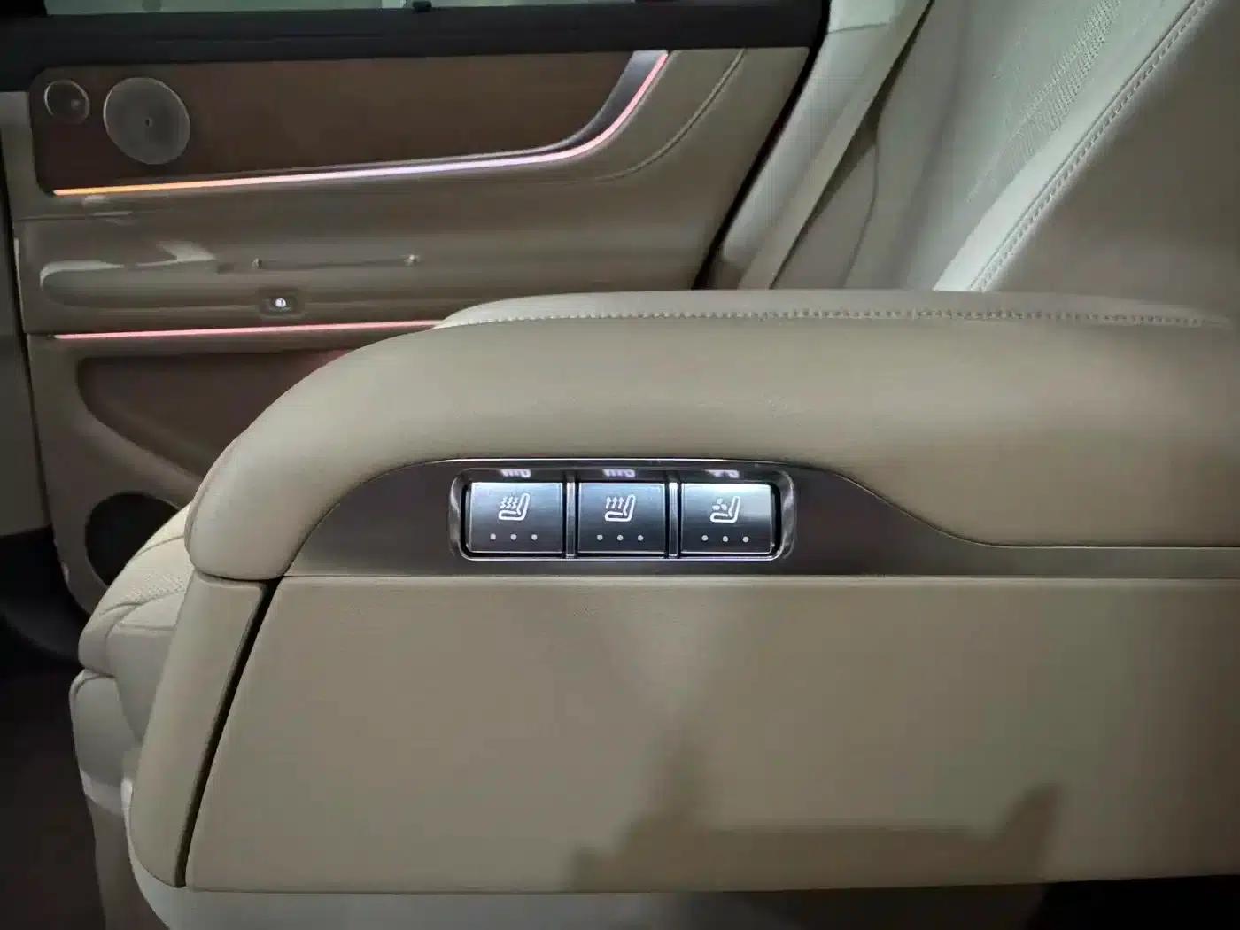 Wenjie M9 2024 Range Extended Ultra Edition 42kWh 6-Seater — миниатюра 12