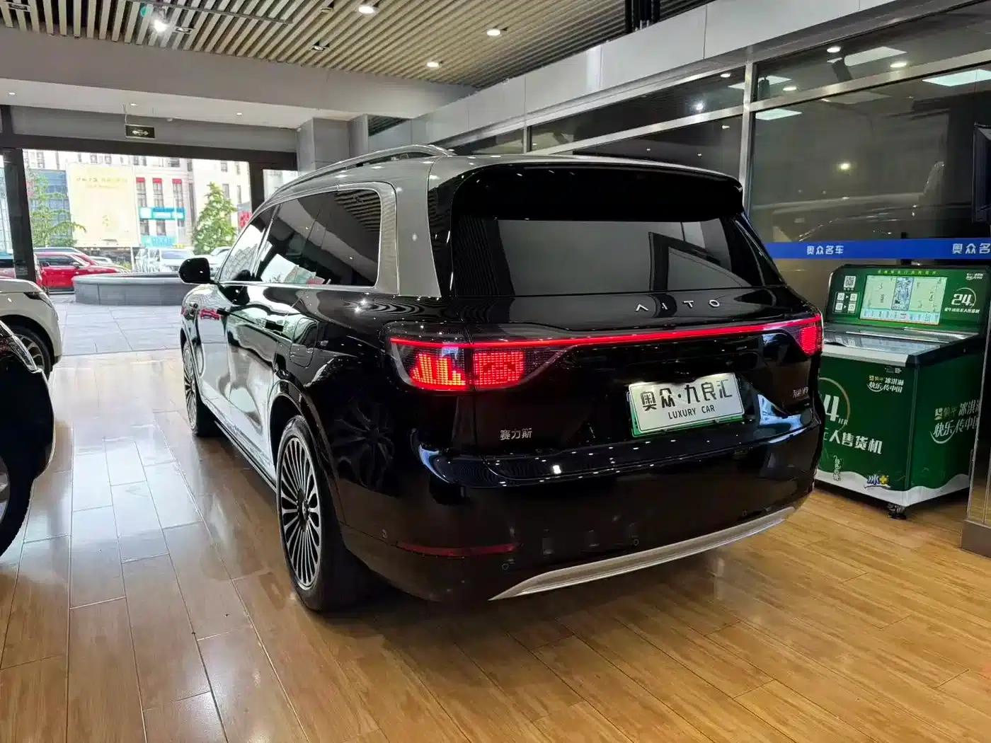 Wenjie M9 2024 Range Extended Ultra Edition 42kWh 6-Seater — миниатюра 21