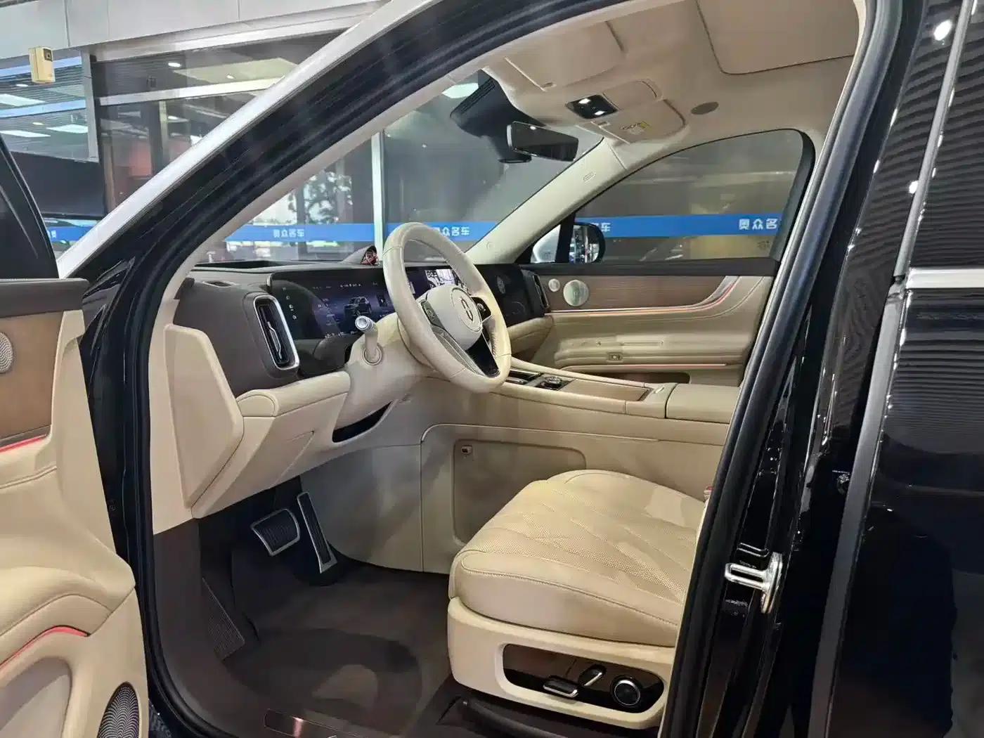 Wenjie M9 2024 Range Extended Ultra Edition 42kWh 6-Seater — миниатюра 4