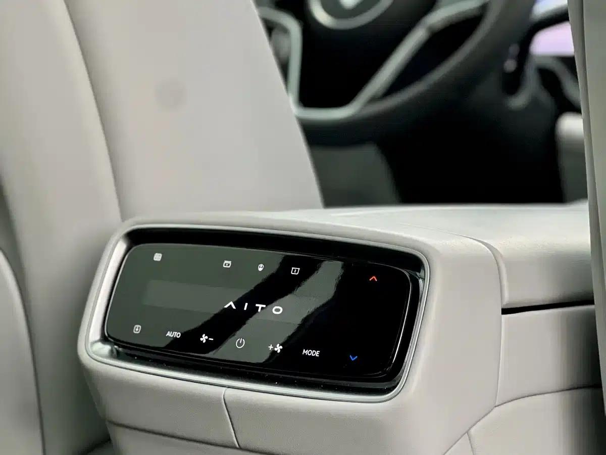 Wenjie M9 2024 Range Extended Ultra Edition 42kWh 6-Seater — миниатюра 12