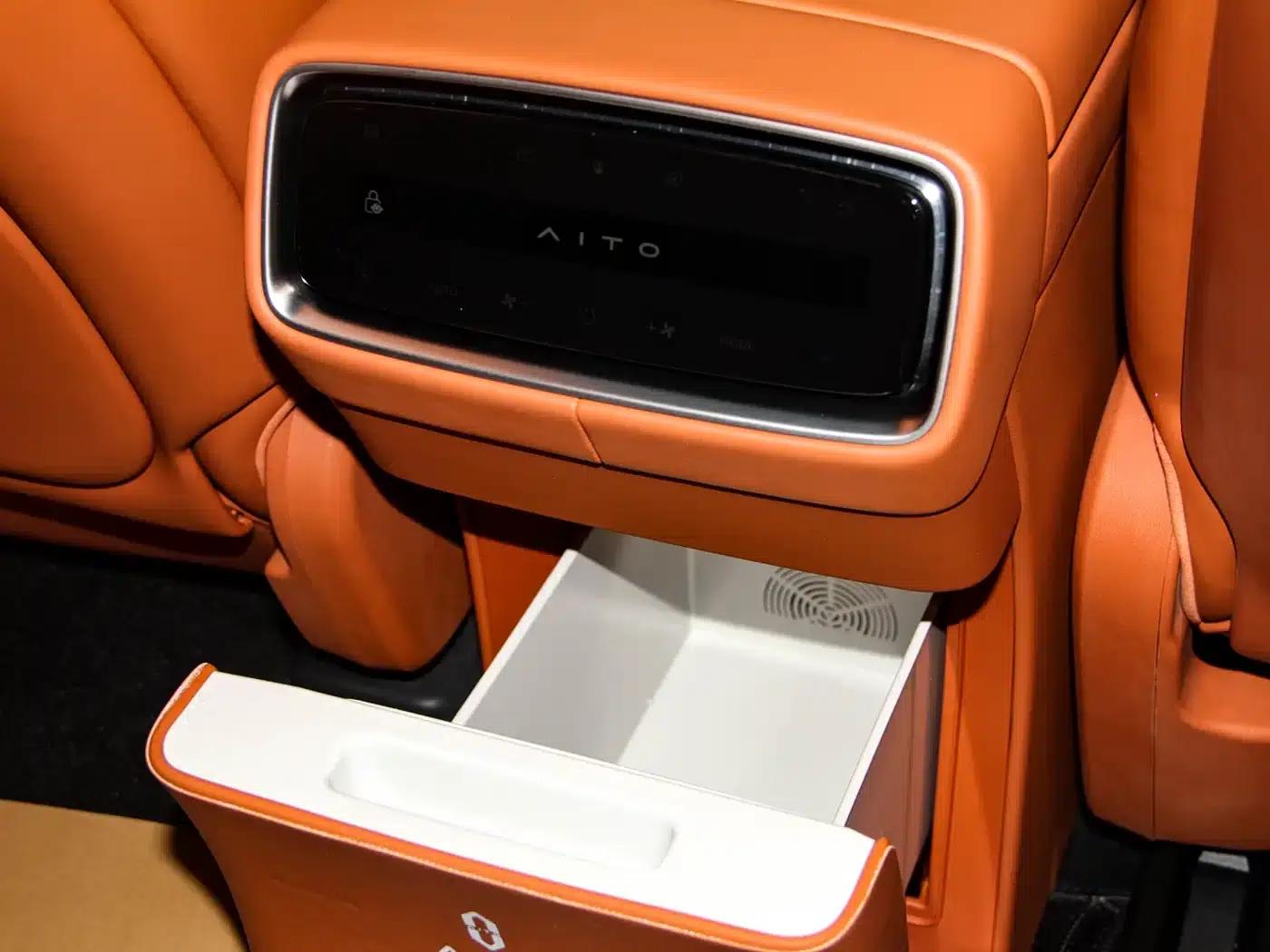 Wenjie M9 2024 Range Extended Ultra Edition 42kWh 6-Seater — миниатюра 20