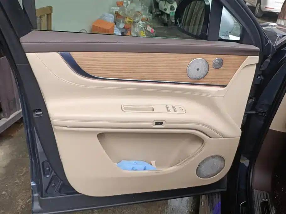 Wenjie M9 2024 Range Extended Ultra Edition 42kWh 6-Seater — миниатюра 7