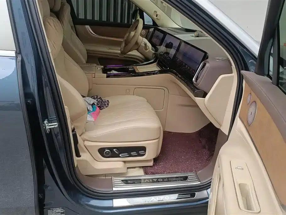 Wenjie M9 2024 Range Extended Ultra Edition 42kWh 6-Seater — миниатюра 8