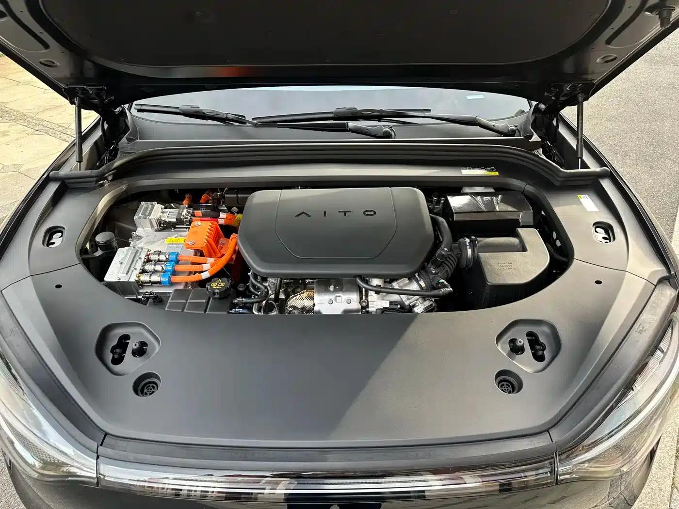 Wenjie M9 2025 Ultra Extended Range Edition 52kWh 6-Seat Version (192-line LiDAR) — миниатюра 12