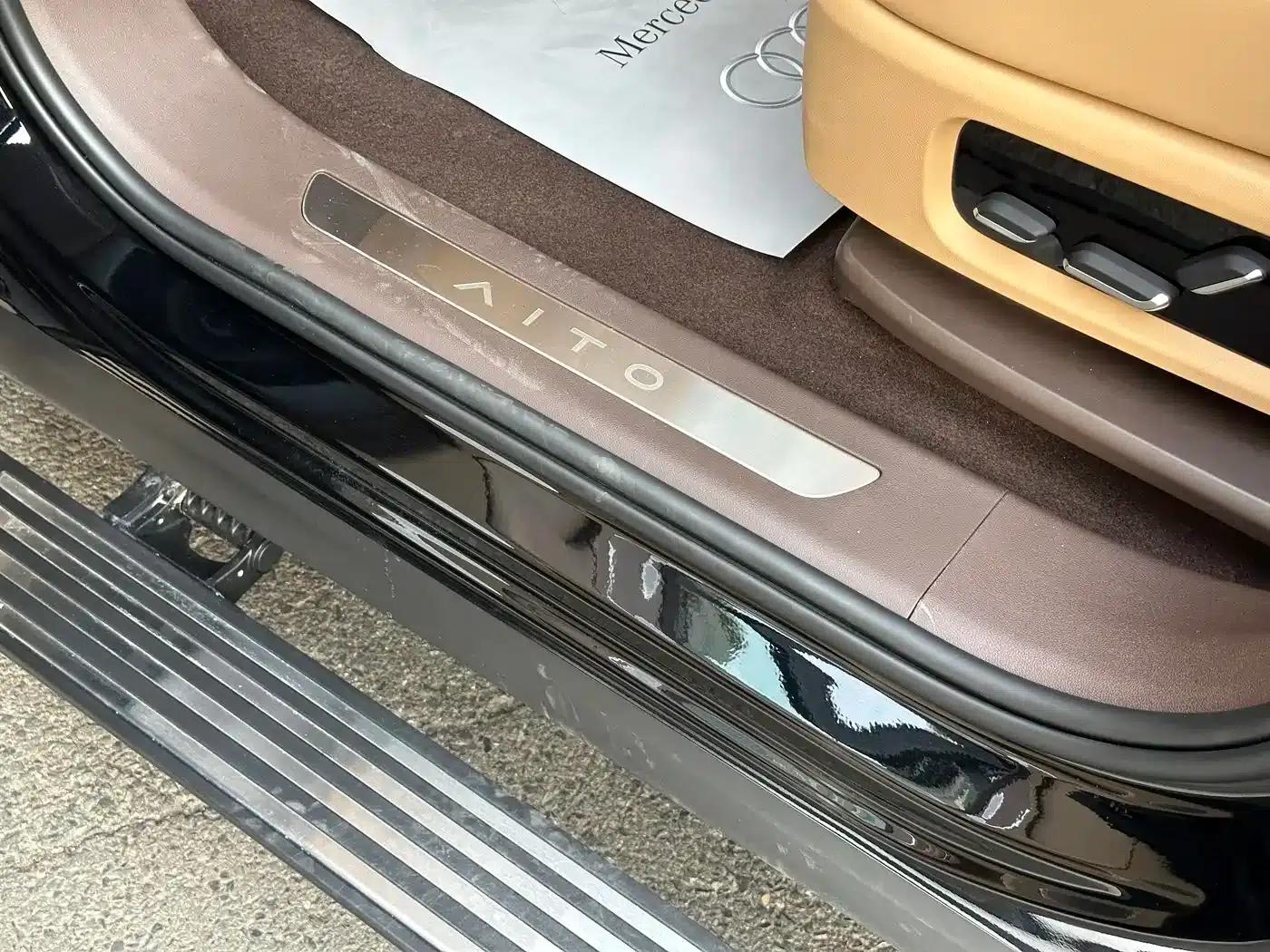 Wenjie M9 2025 Ultra Extended Range Edition 52kWh 6-Seat Version (192-line LiDAR) — миниатюра 37