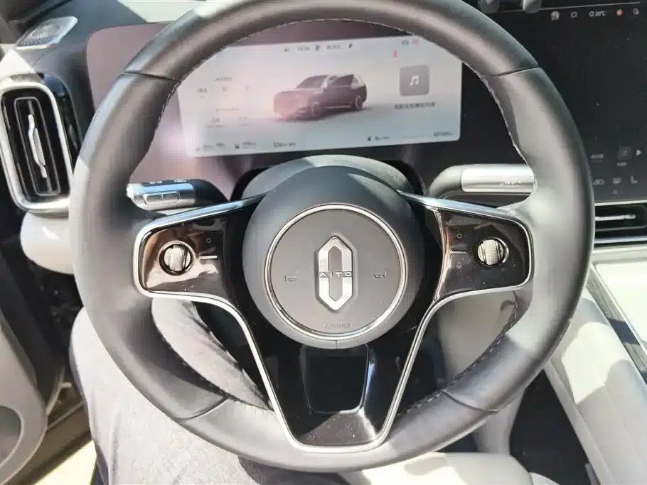 Wenjie M9 2024 Range Extended Ultra Edition 42kWh 6-Seater — миниатюра 15