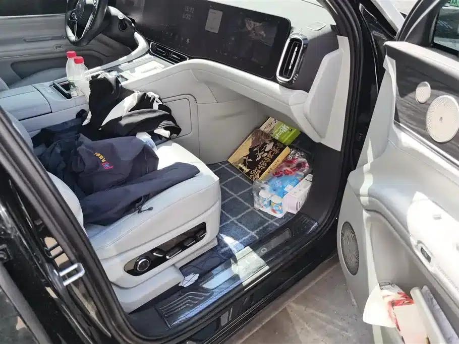 Wenjie M9 2024 Range Extended Ultra Edition 42kWh 6-Seater — миниатюра 8