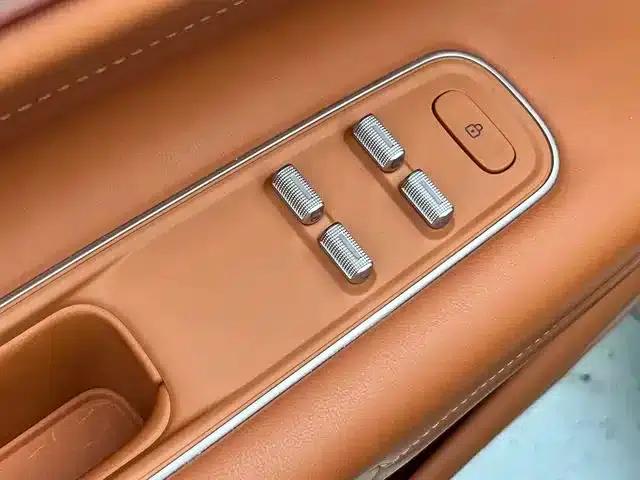 Wenjie M9 2024 Range Extended Ultra Edition 42kWh 6-Seater — миниатюра 22