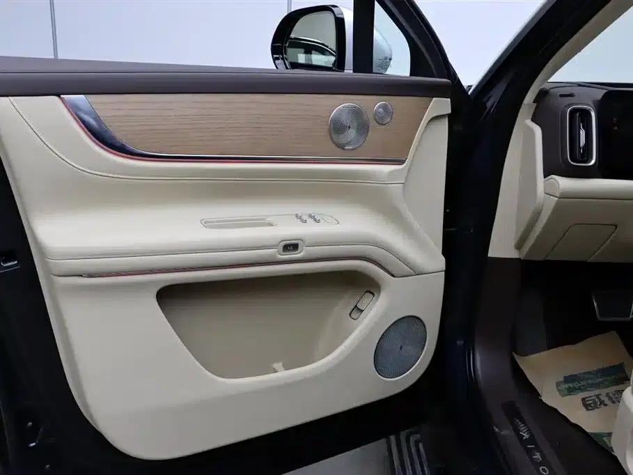 Wenjie M9 2025 Ultra Extended Range Edition 52kWh 6-Seat Version (192-line LiDAR) — миниатюра 13