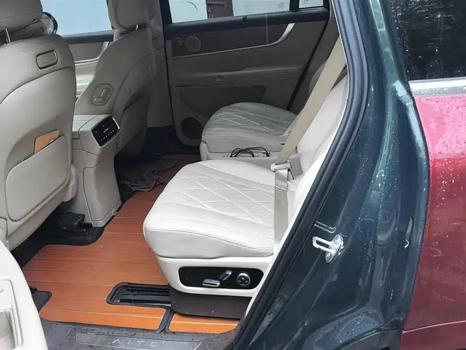 Wenjie M9 2024 Range Extended Max Edition 52kWh 6-Seater — миниатюра 11
