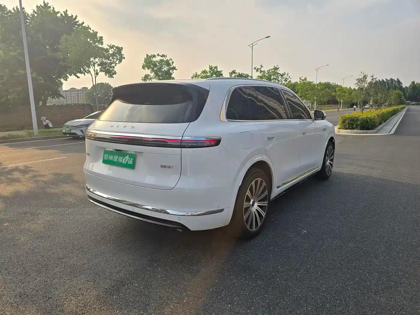 Wenjie M7 2026 Model Extended Range Ultra 4WD Version (5 Seats, 192-line LiDAR) — миниатюра 9