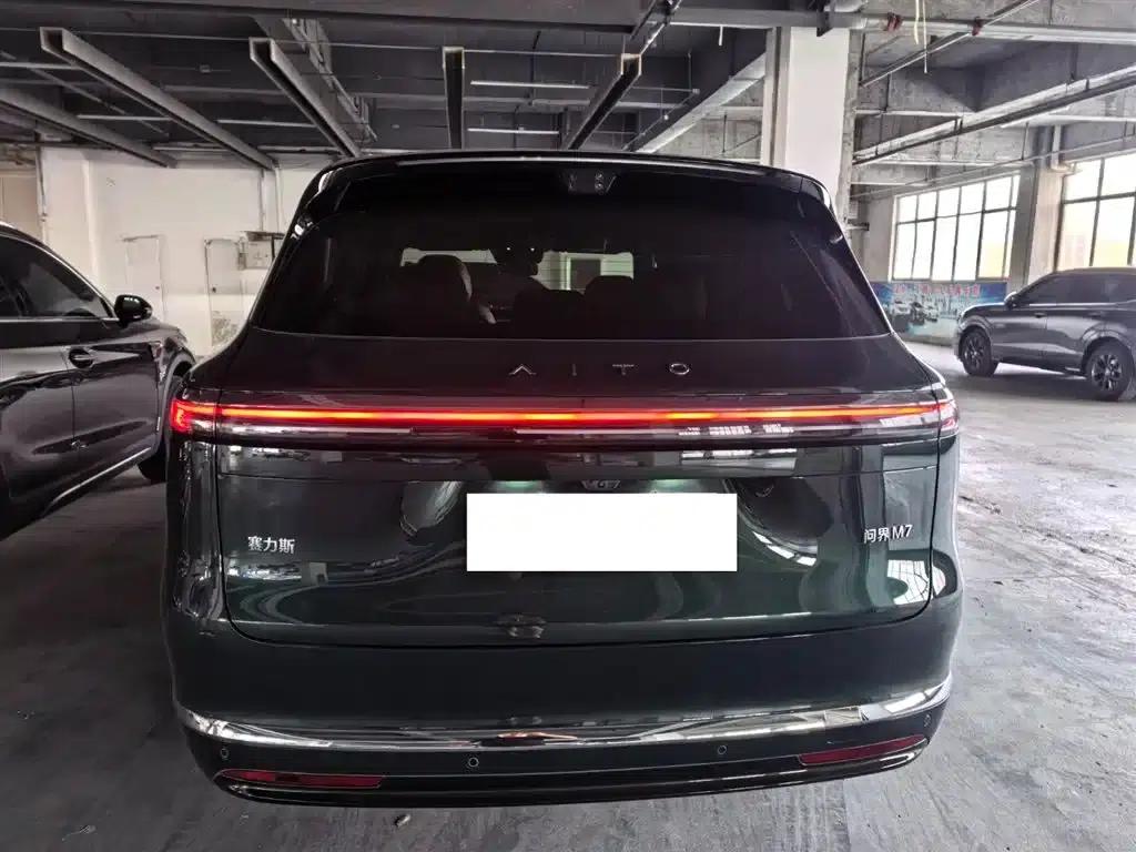 Wenjie M7 2026 Extended Range Ultra 4WD 5-Seater (192-line LiDAR) — миниатюра 3