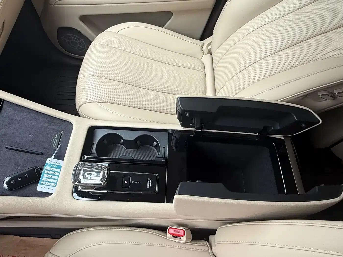 Wenjie M7 2024 1.5T Intelligent Driving 4WD Max Edition 6-seater — миниатюра 11
