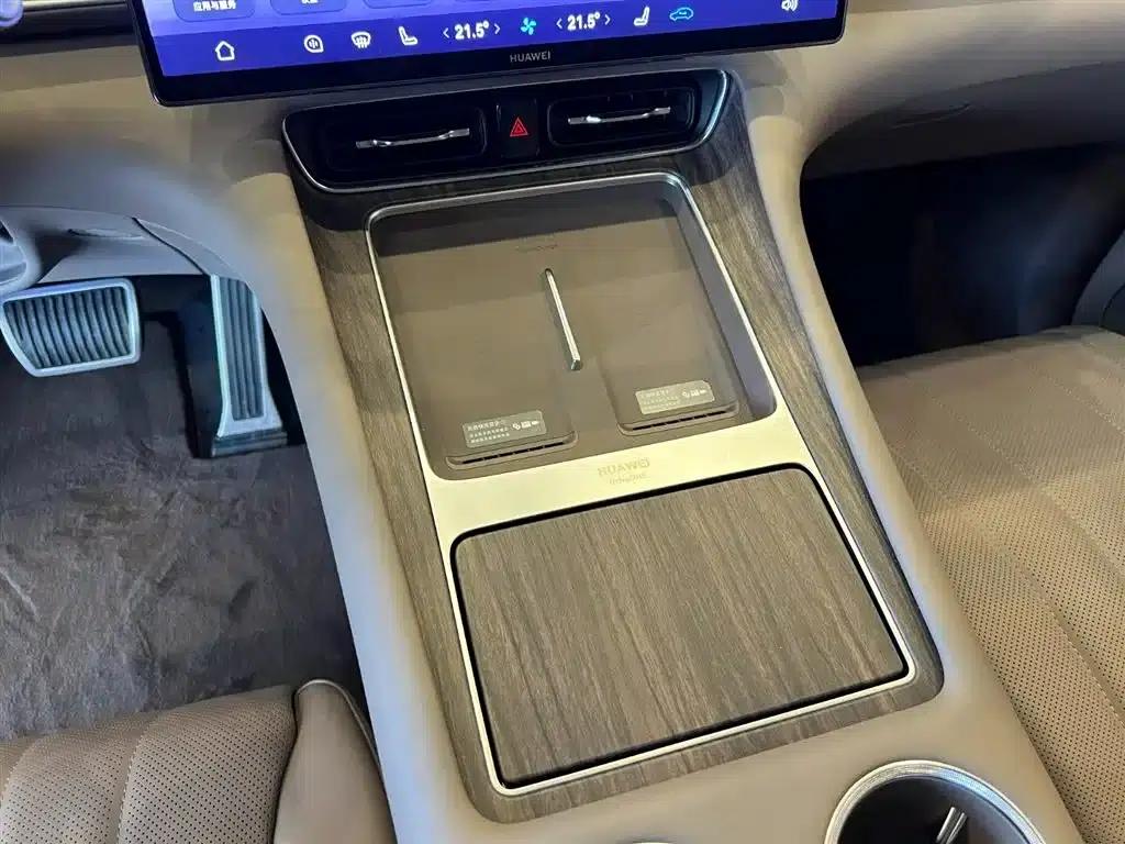 Wenjie M7 2026 Extended Range Ultra 4WD 5-Seater (192-line LiDAR) — миниатюра 11