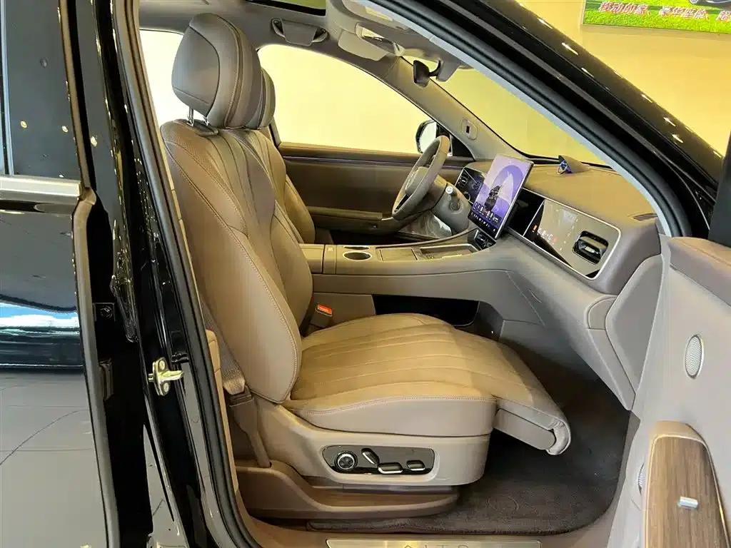 Wenjie M7 2026 Extended Range Ultra 4WD 5-Seater (192-line LiDAR) — миниатюра 25