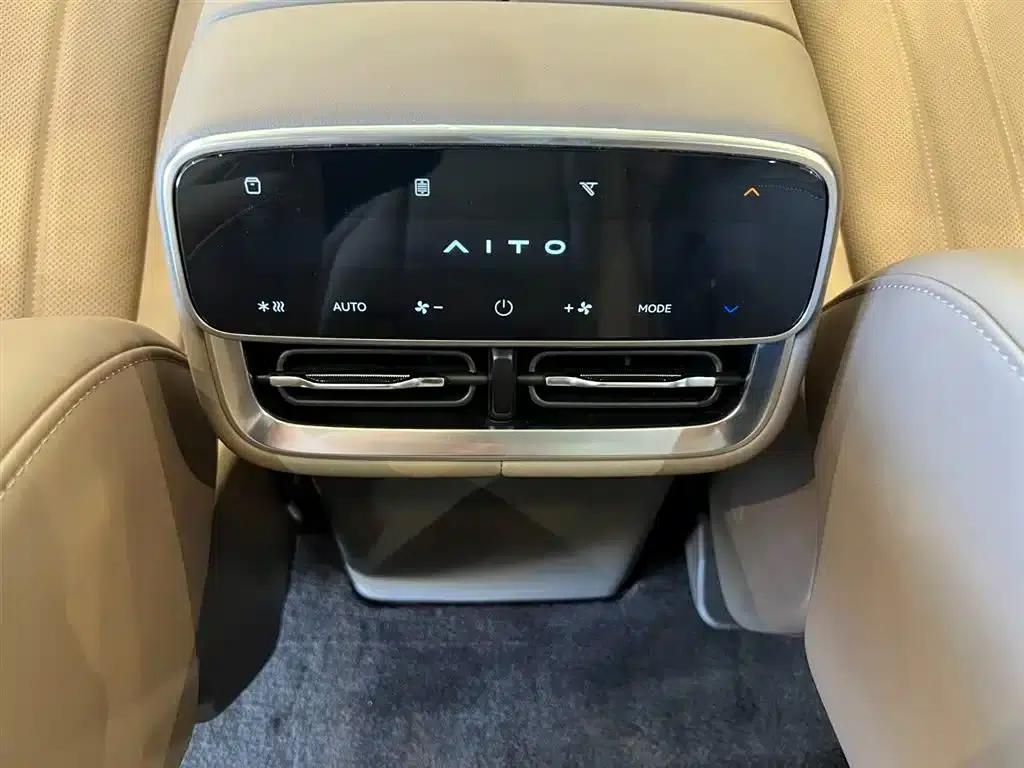 Wenjie M7 2026 Extended Range Ultra 4WD 5-Seater (192-line LiDAR) — миниатюра 26