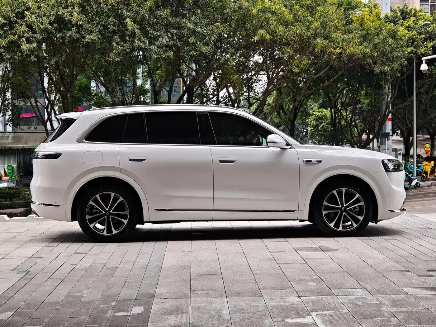 Wenjie M7 2026 Extended Range Max 4WD 5-Seater (192-line LiDAR) — миниатюра 2