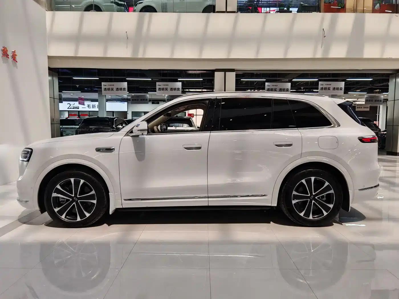 Wenjie M7 2026 Extended Range Pro+ 4WD 5-Seater — миниатюра 13