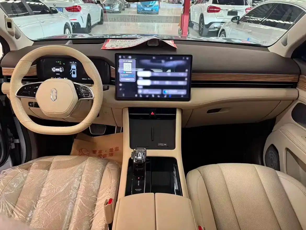 Wenjie M7 2024 1.5T Rear-Wheel Drive Plus Edition 5-Seater — миниатюра 8